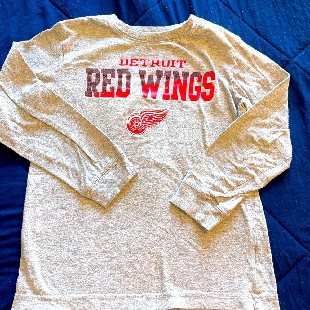 Red Wings long sleeve t-shirt size x-small. - Picture 1 of 1